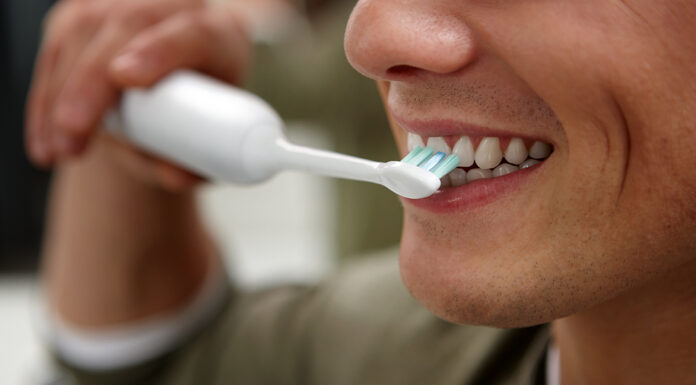 Zuby ovlivňují zdraví celého těla. Dentální hygienistka radí, jak předcházet vzniku komplikací spojených se špatným stavem zubů a dásní